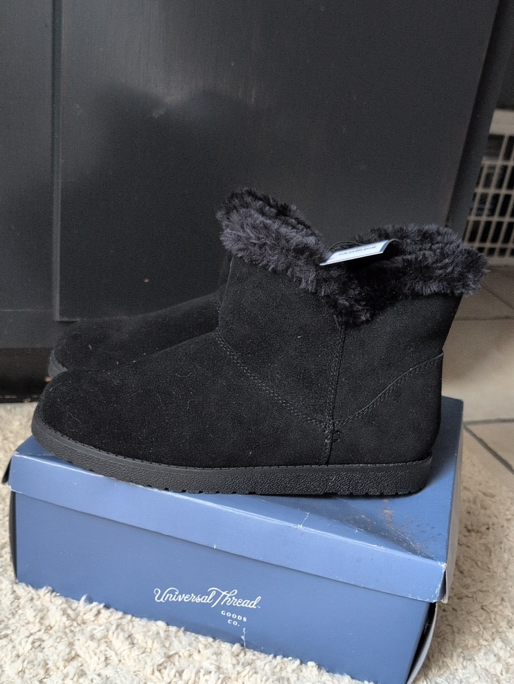 Universal Thread Black Faux-Fur Suede Ankle Boots 11
